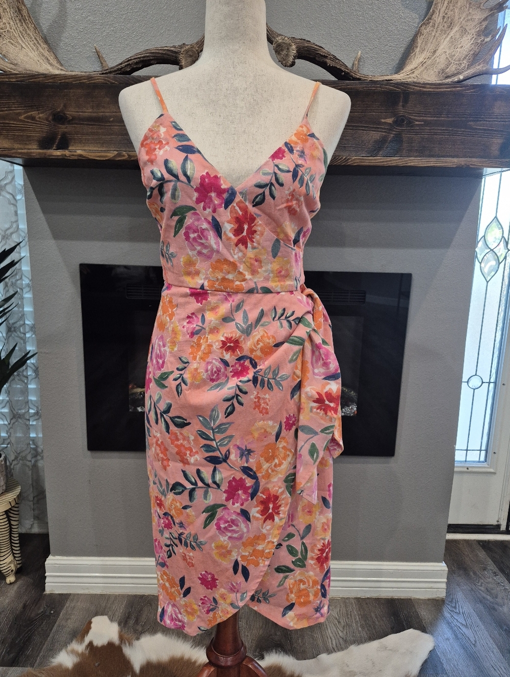 Lovers + Friends Pink Floral Wrap Midi Dress Size Small In Excellent Condition